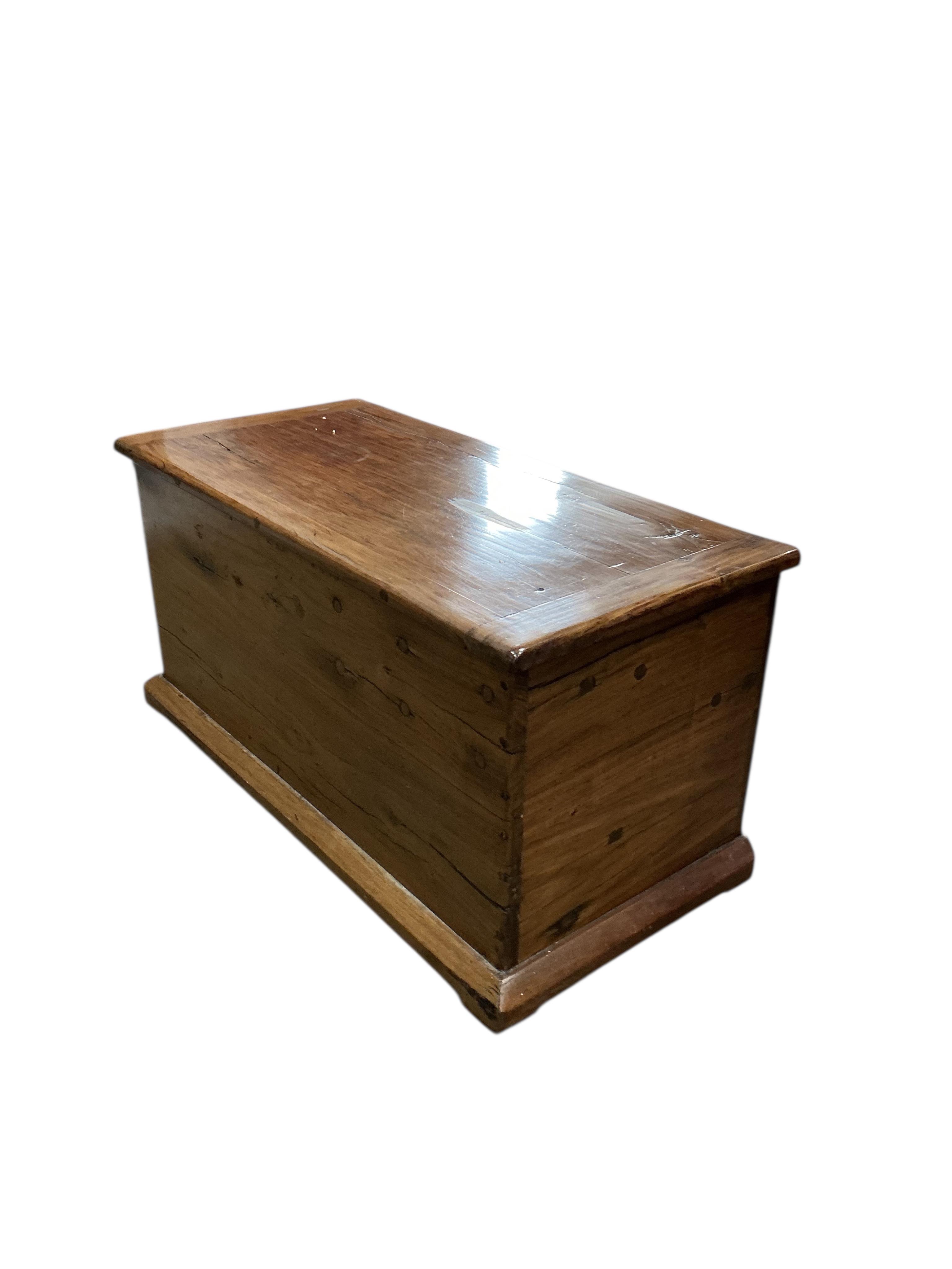 A railway sleeper hardwood trunk, width 99cm, depth 48cm, height 50cm